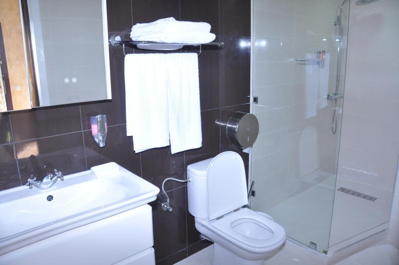 Double or Twin Room Disability Access,775829317:JPEG